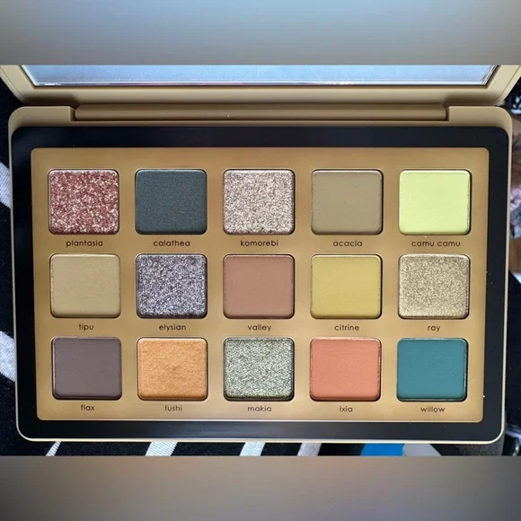 Natasha Denona Yucca Eyeshadow Palette - Picture 2 of 8